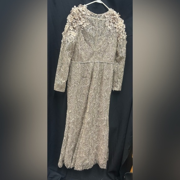 Mac Duggal 11323 NWT Embellished Shoulder Detail Long Sleeve Gown - Picture 6 of 8